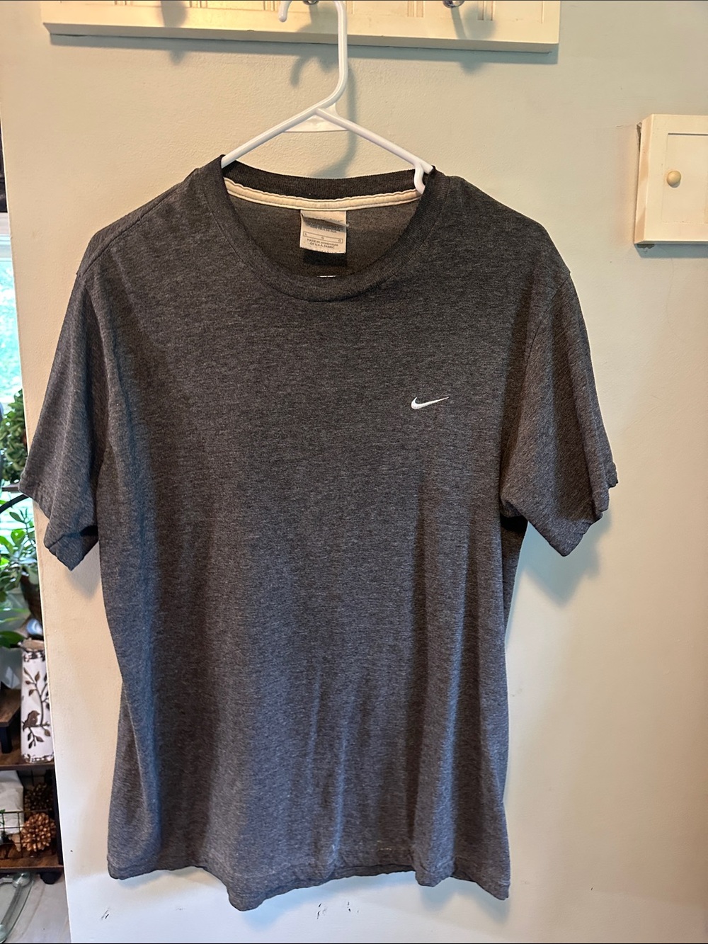 Nike Men’s Charcoal Gray Short-Sleeve Tee with White Swoosh